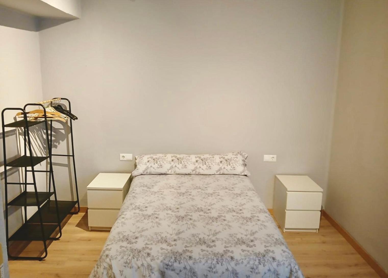 Segundo Antolin Yellow Door Ponferrada Ngoại thất bức ảnh