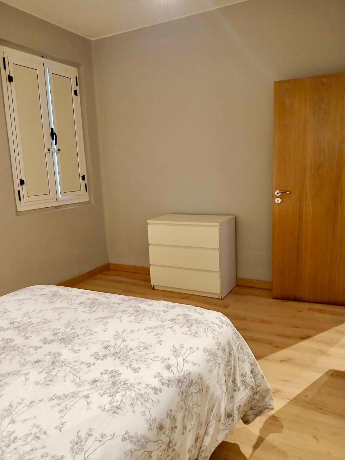 Segundo Antolin Yellow Door Ponferrada Ngoại thất bức ảnh