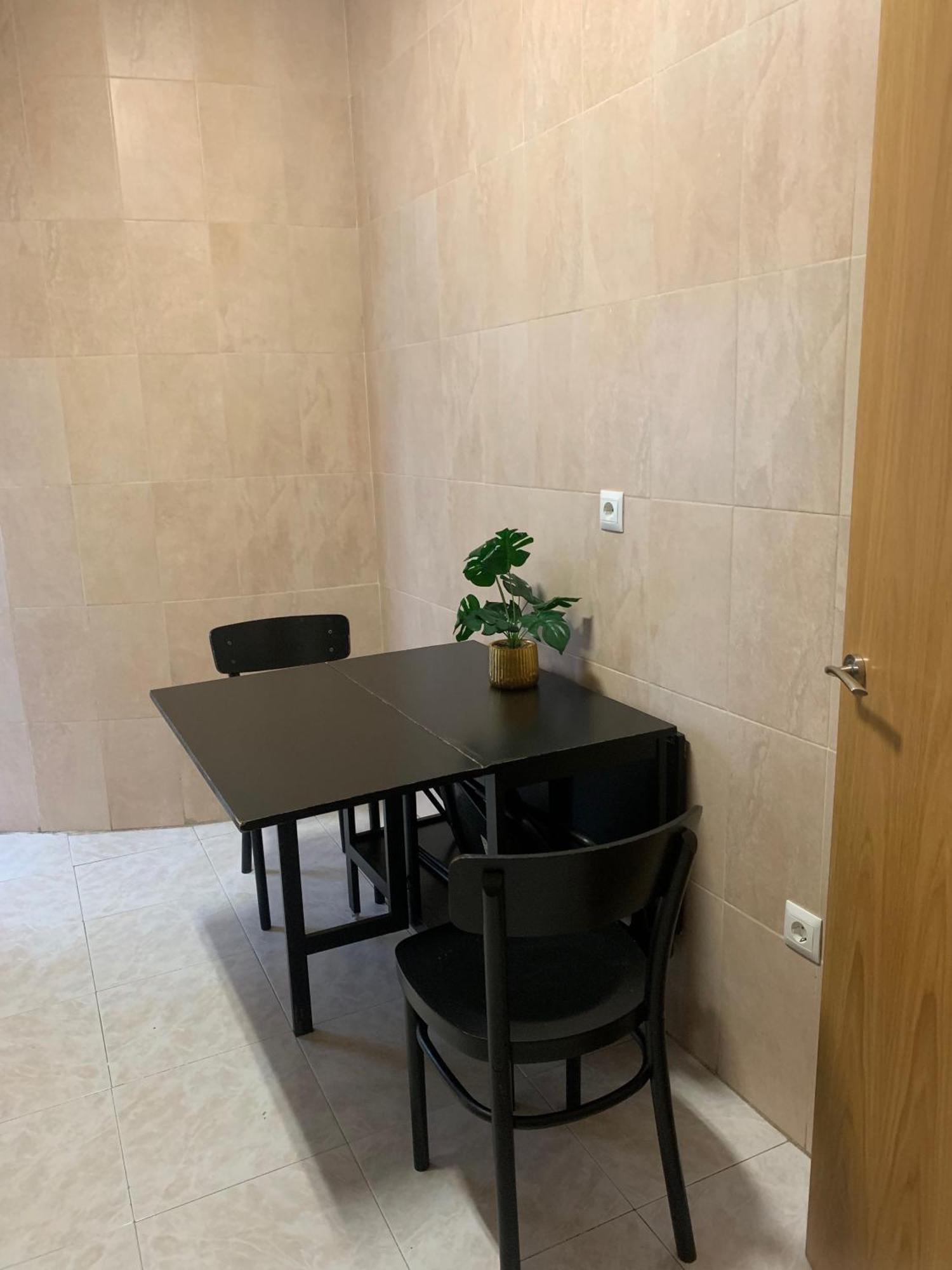 Segundo Antolin Yellow Door Ponferrada Ngoại thất bức ảnh