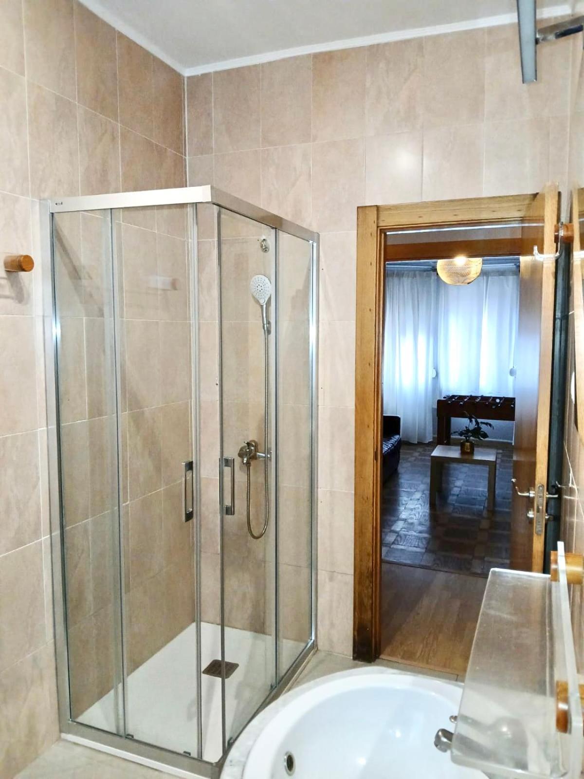 Segundo Antolin Yellow Door Ponferrada Ngoại thất bức ảnh