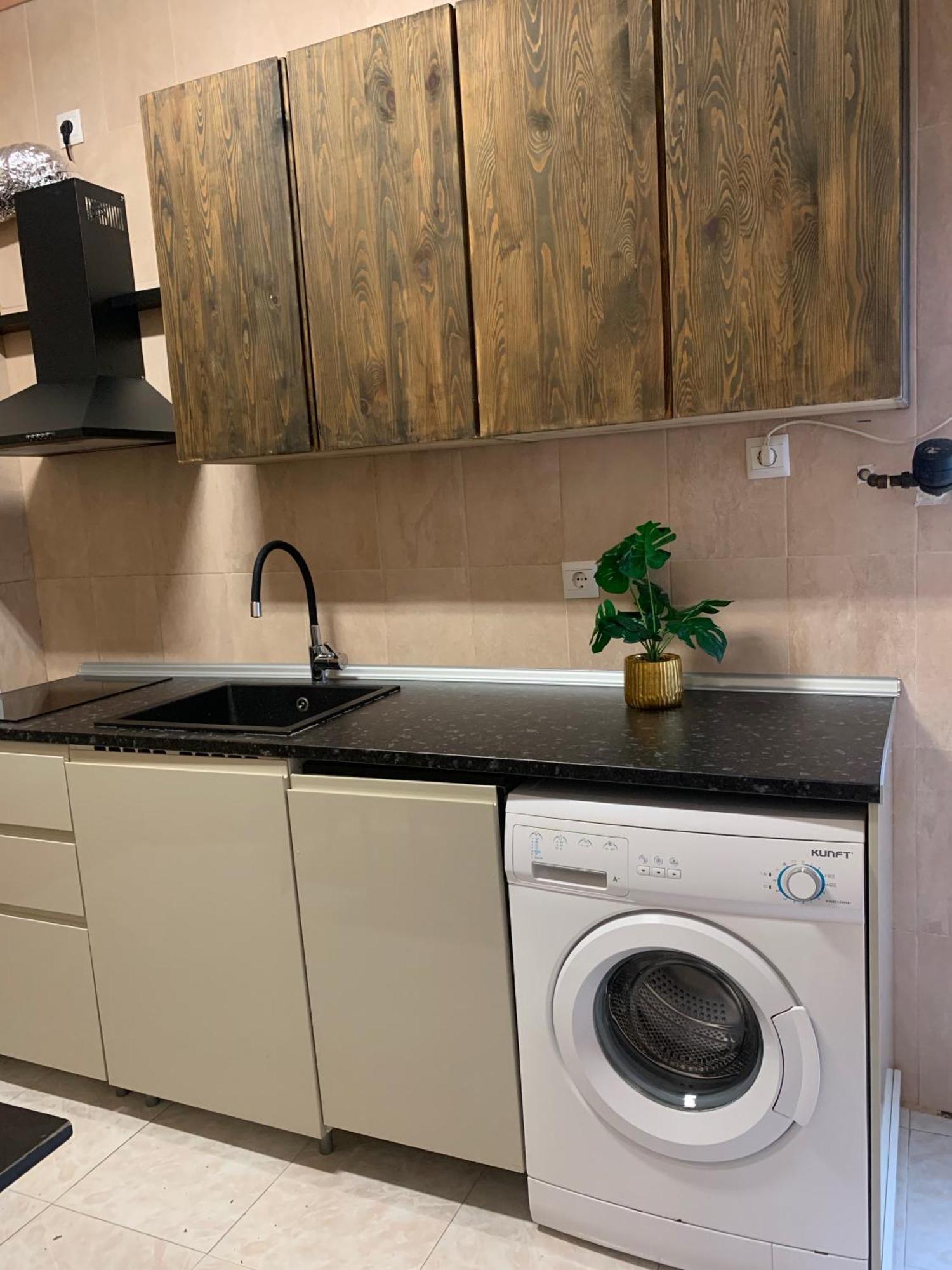 Segundo Antolin Yellow Door Ponferrada Ngoại thất bức ảnh